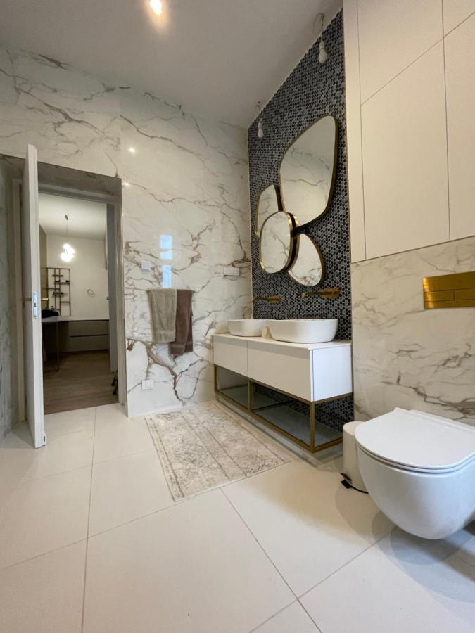Opulence Luxury - Private Access To In *